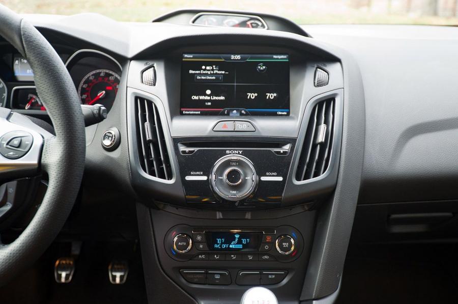  Ford Focus ST 2013 года  (фото 11 из 92)